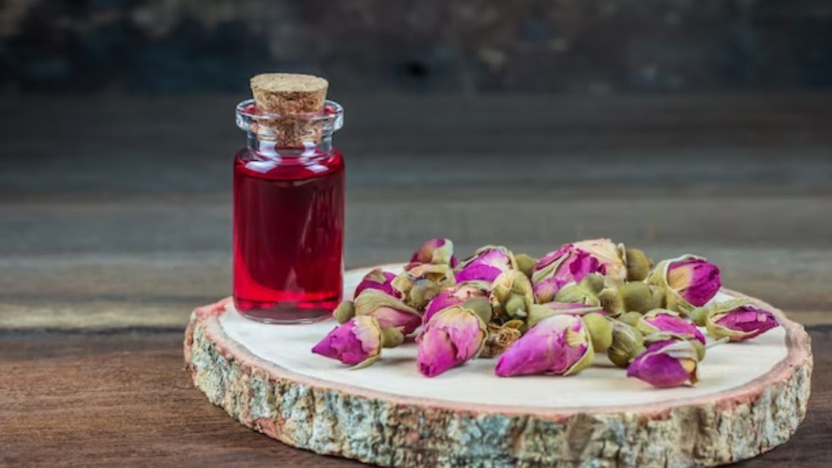 Rose water 20 லட்சம் ரூபாய்க்கு விற்க்கப்பட்ட ரோஸ் வாட்டர்.. அப்படி