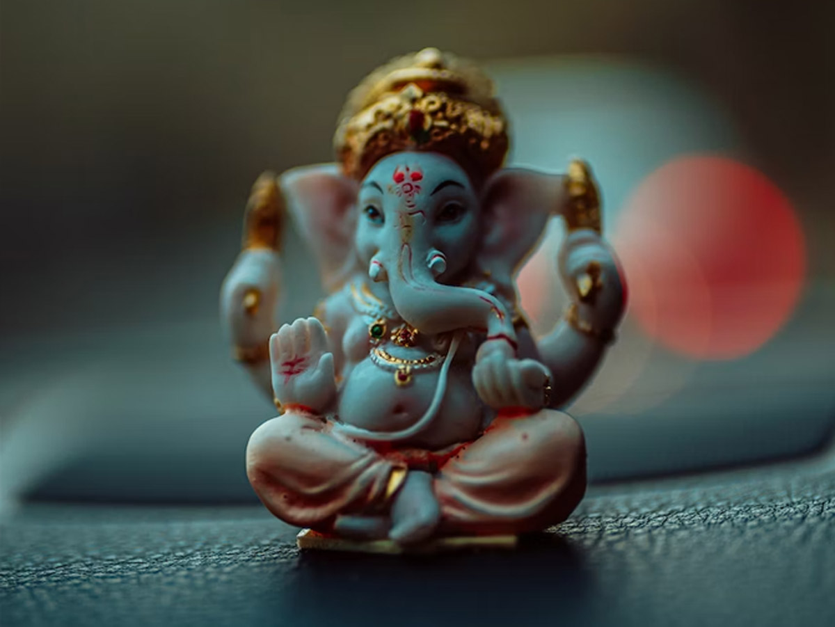 direction for ganpati idol