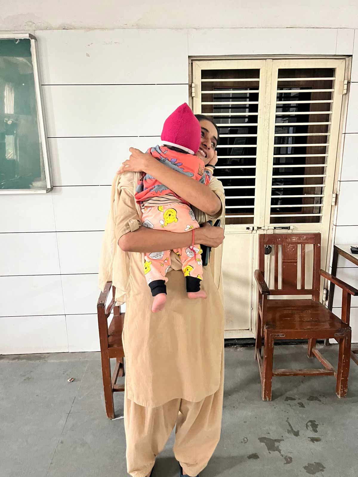 gujarat constable viral photo