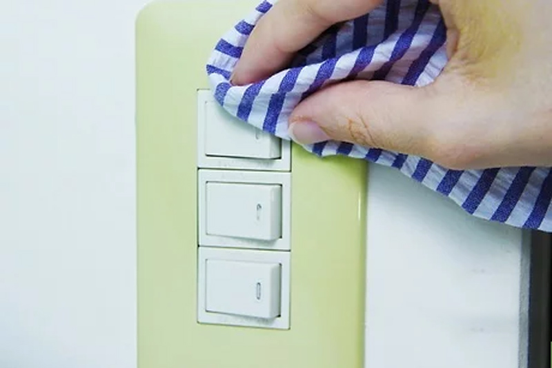 how to clean switch board with kerosene oil at home