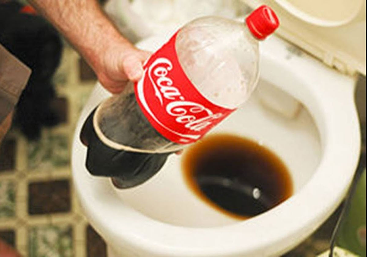 how to clean toilet with cold drink