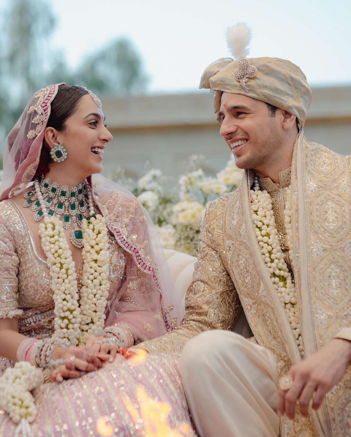 kiara advani wedding outfit price