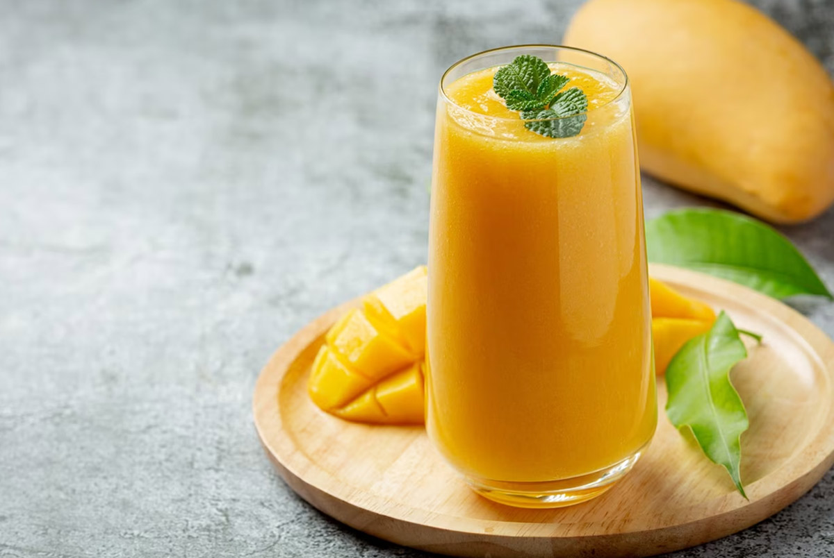 recipe of <b>mango</b> smoothie by chatgpt.