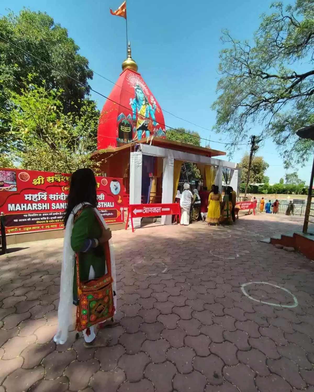 standing nandi in shiv temple