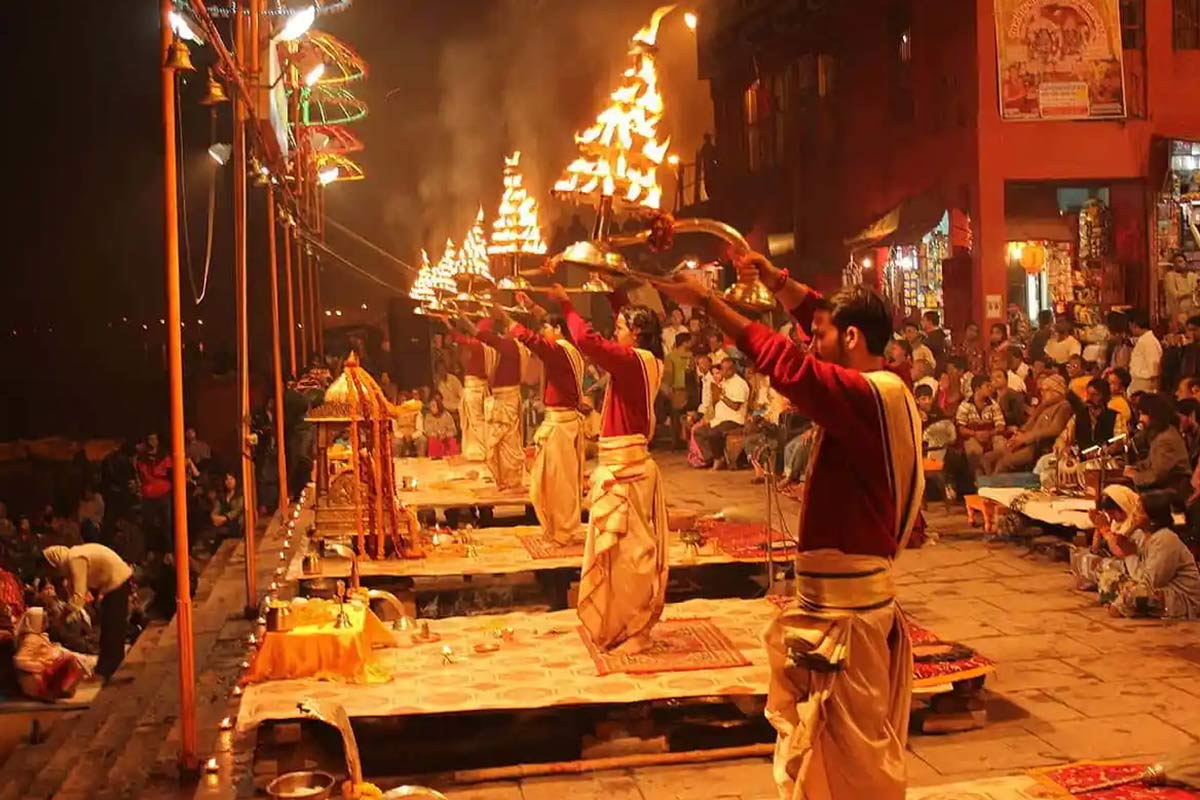 things to do in varanasi in night
