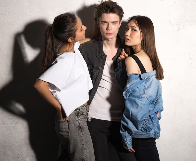 throuple relationship benefits