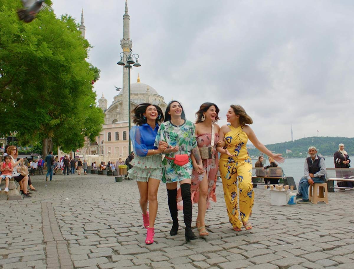 urban women portrayal in four more shots please