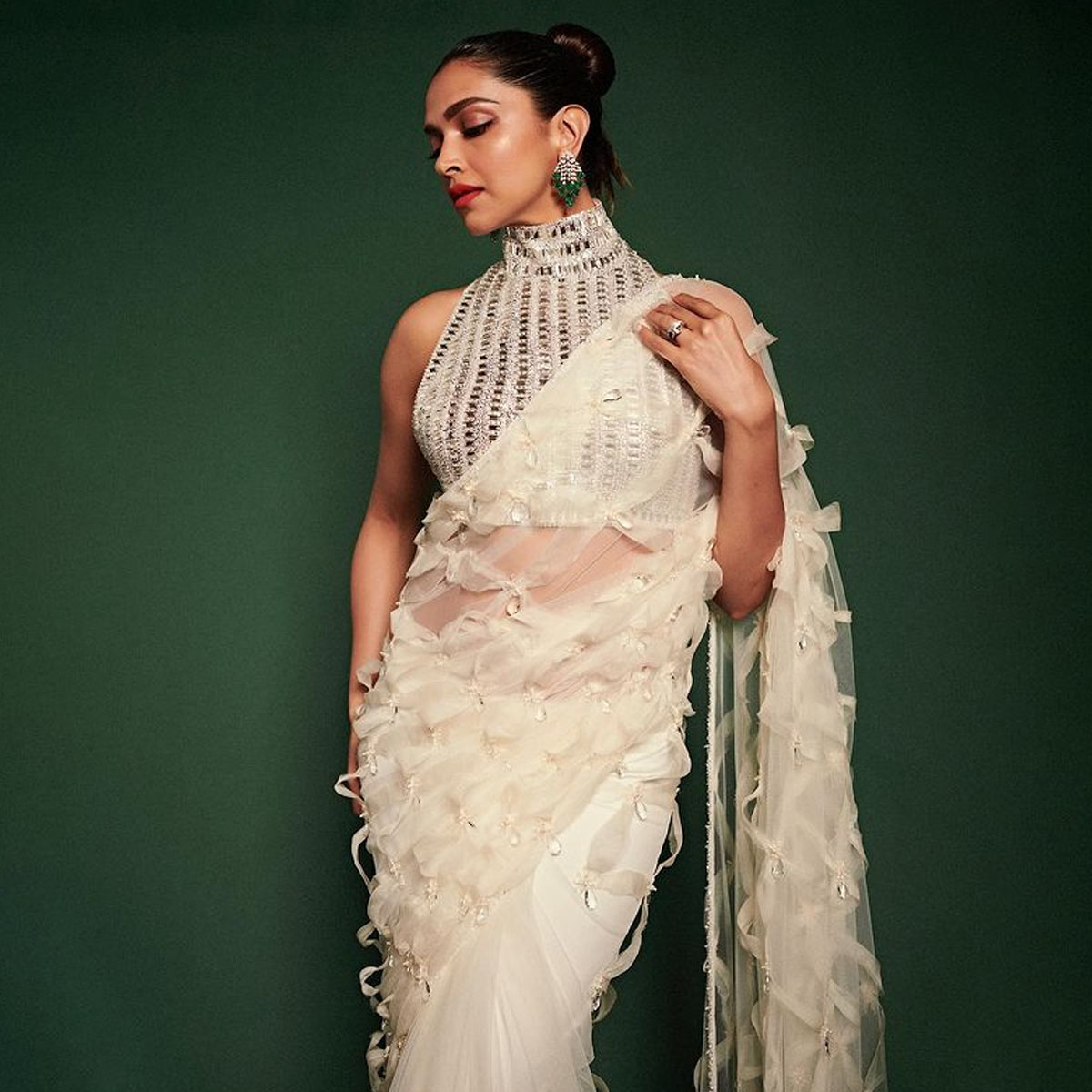 white colour saree