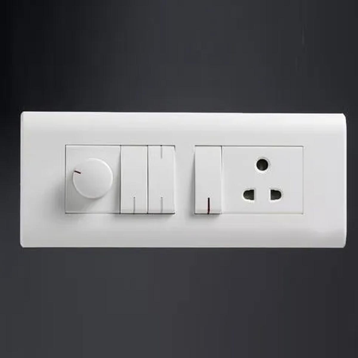 why is the earth pin bigger in size in hindi