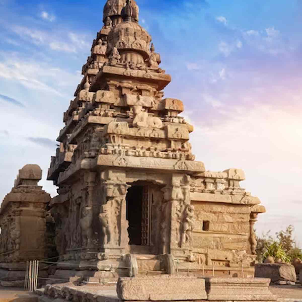 why temple doors shut at night