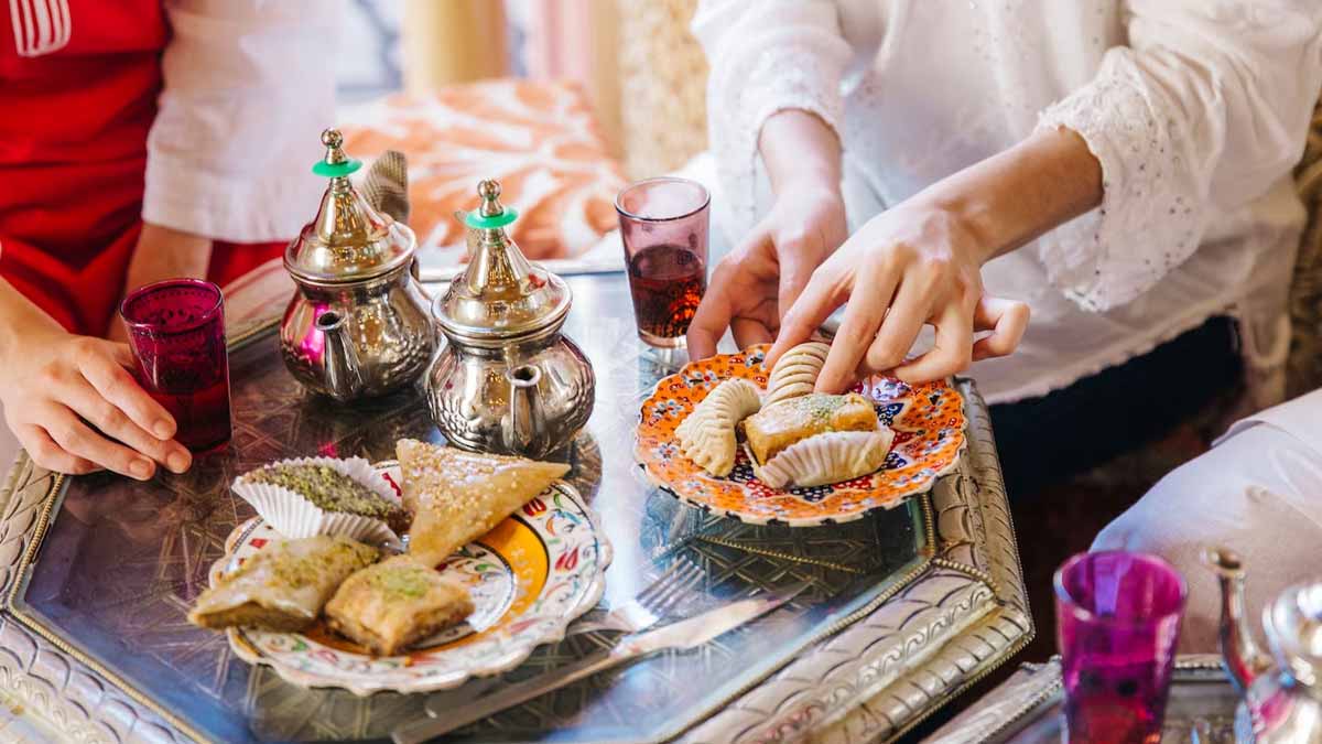  days of dhu al hijjah in hindi ()