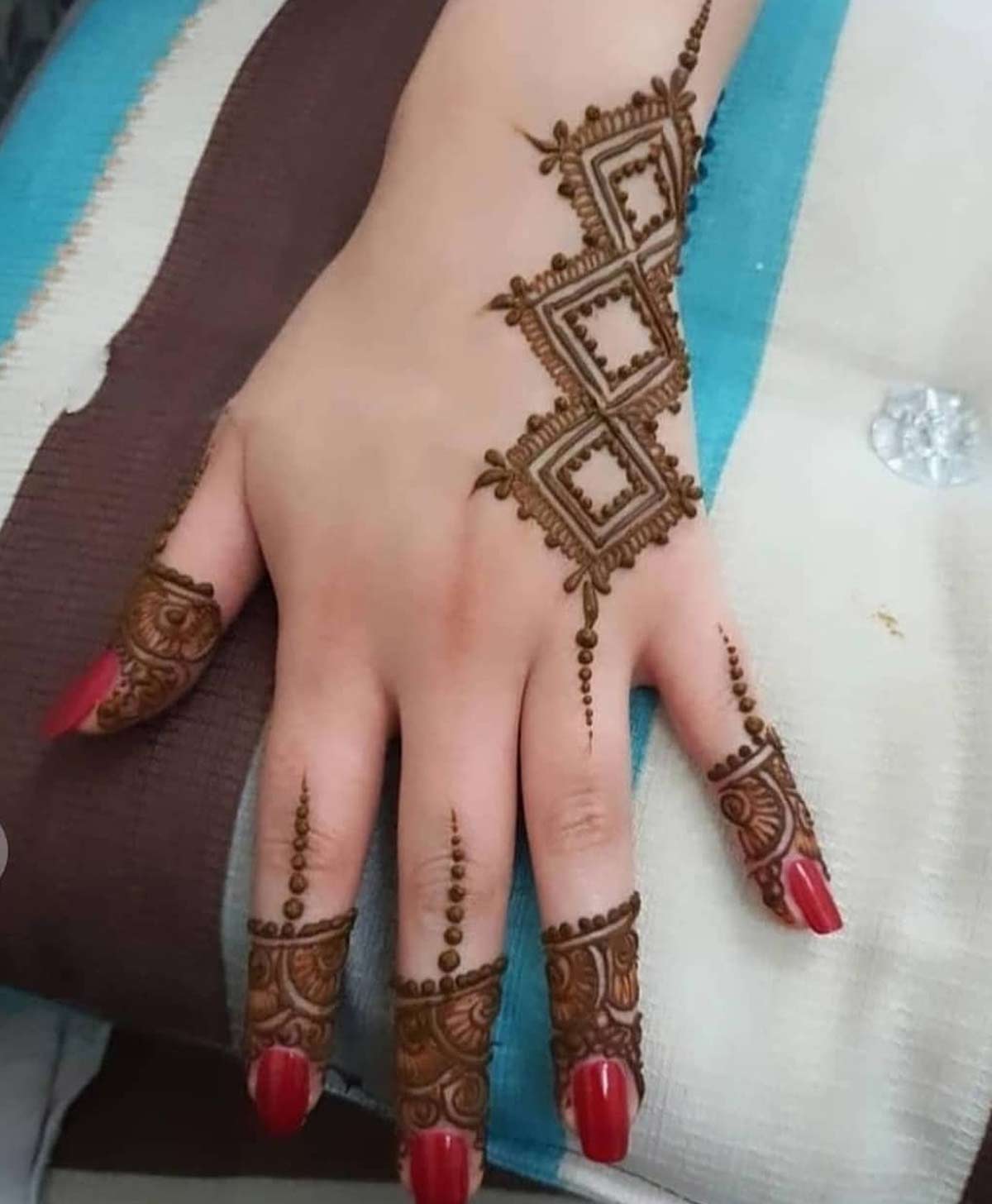 Simple mehndi design ideas