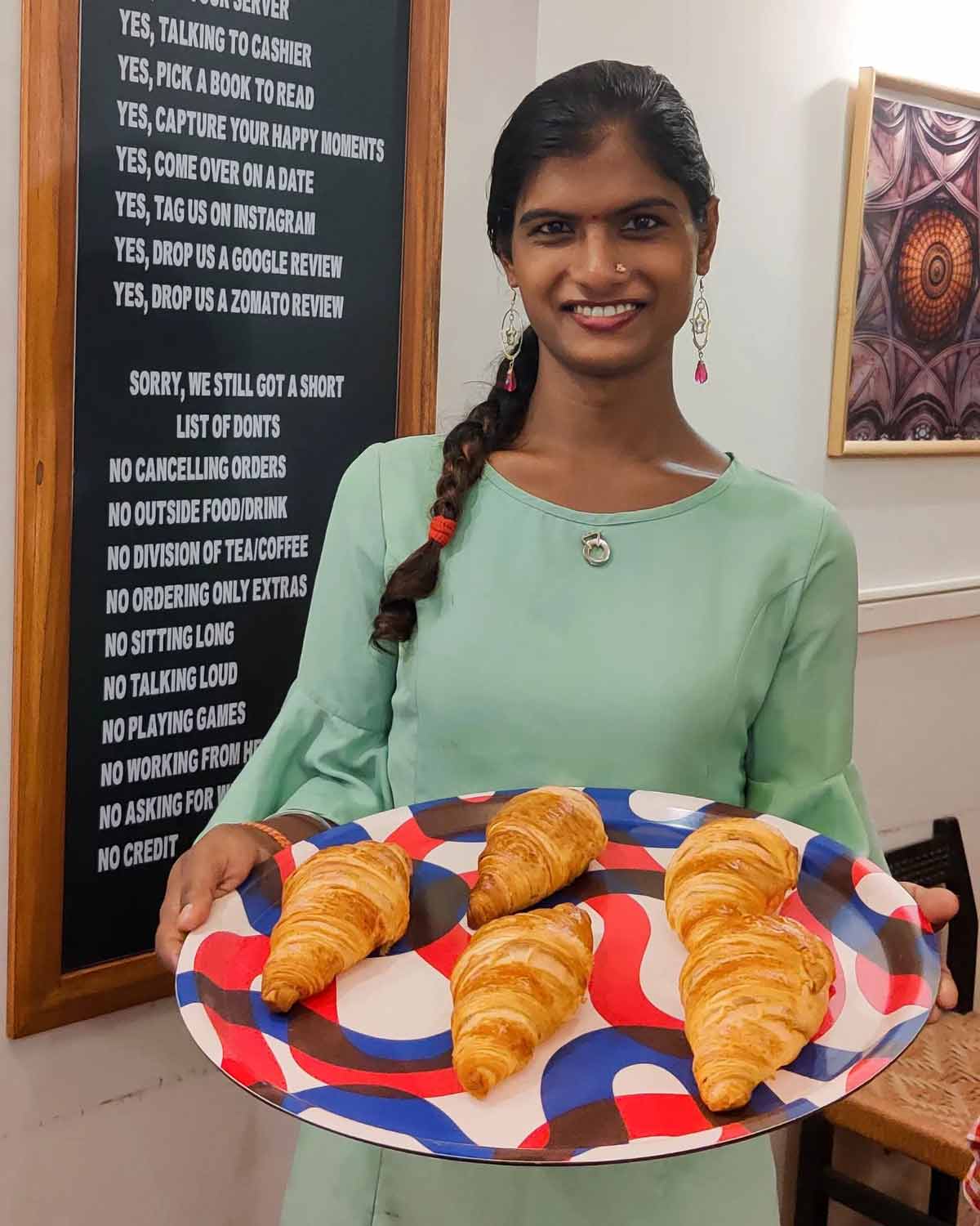 all about bambai nazaraiya mumbai cafe