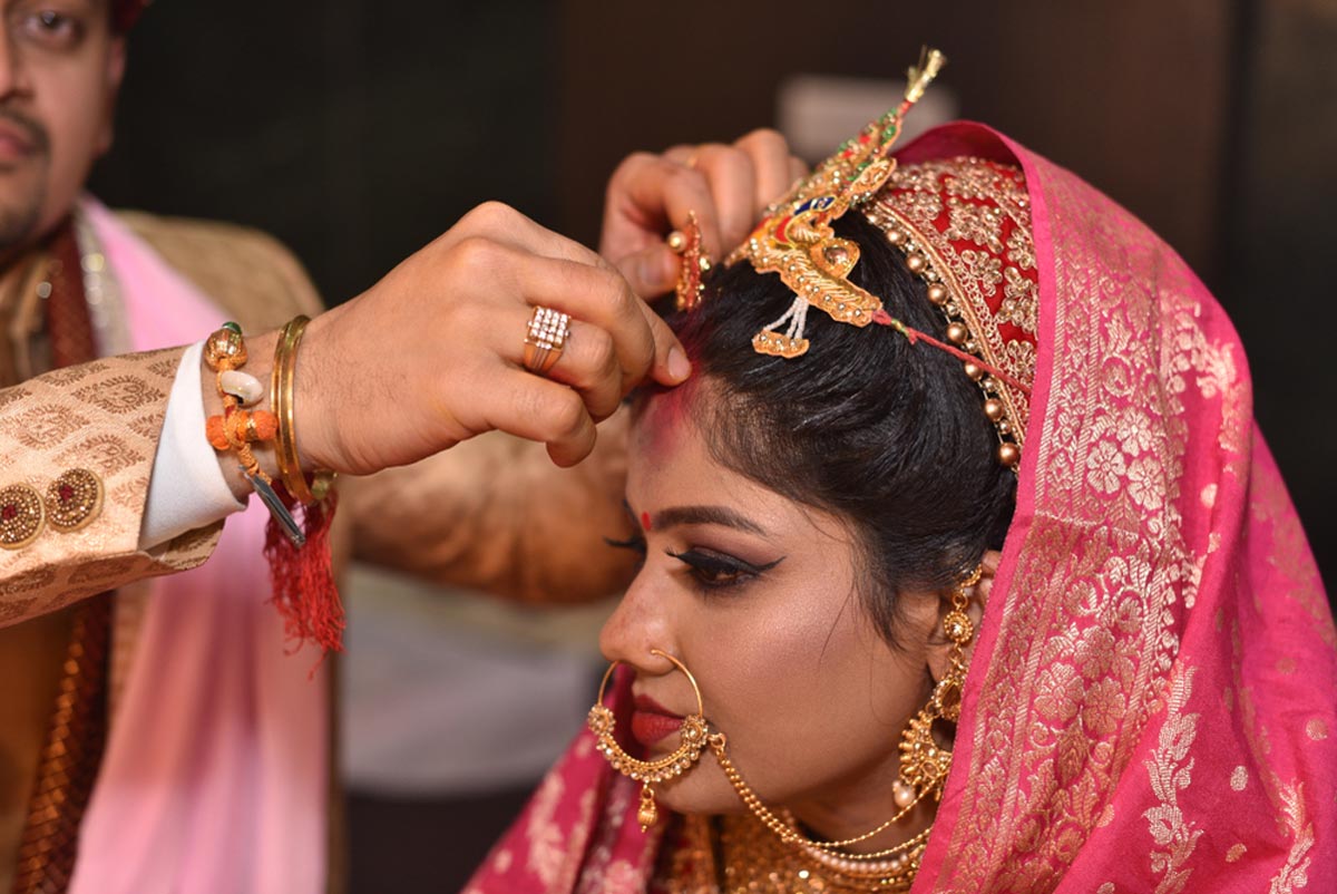 applying sindoor with ring benefits