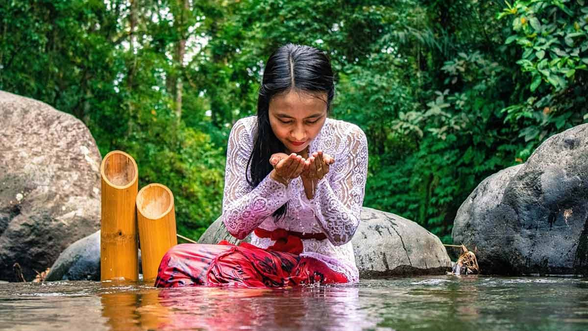 मंदिर में दर्शन के तुरंत बाद स्नान की क्यों होती है मनाही, जानें क्या