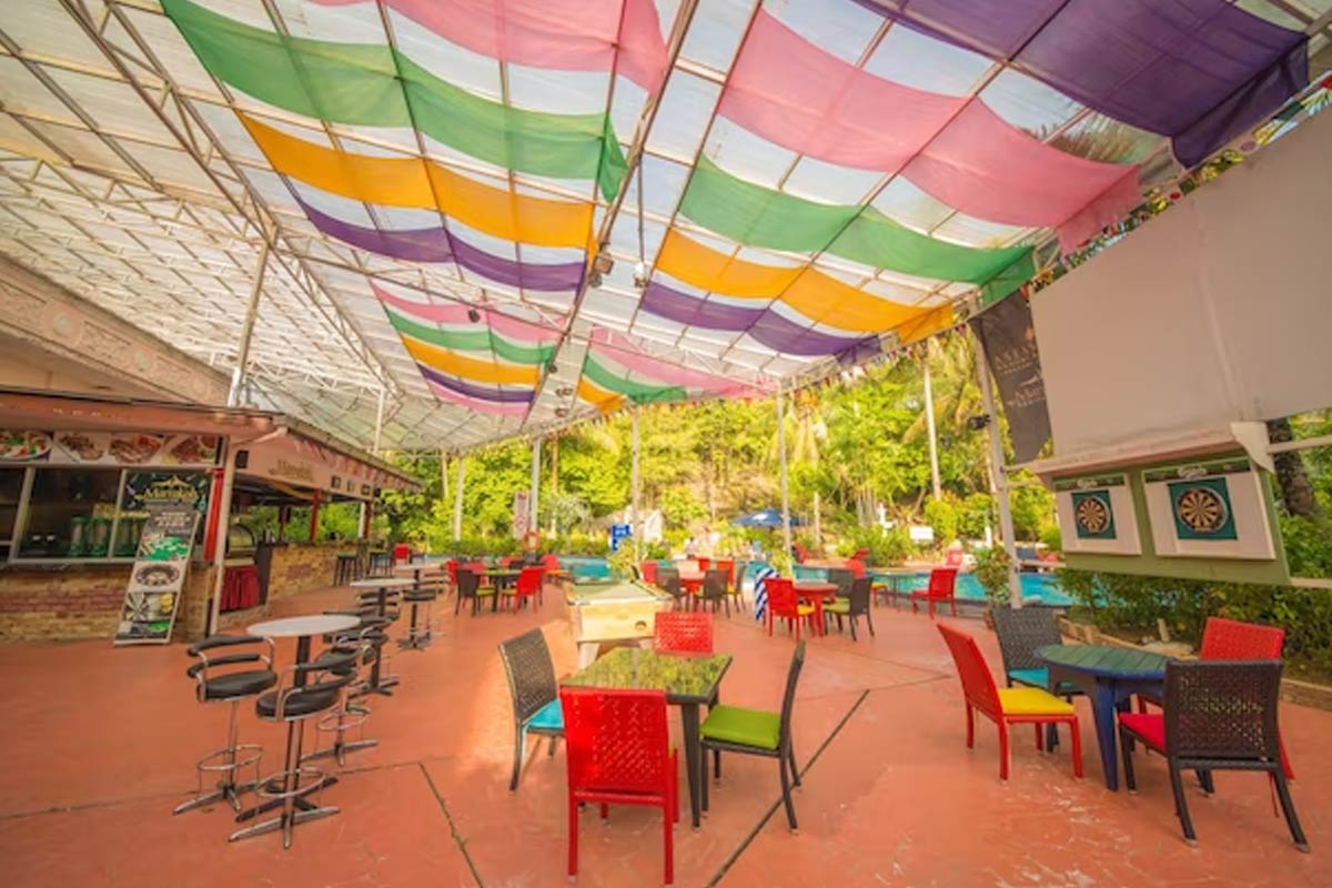 cafe for queers in mumbai