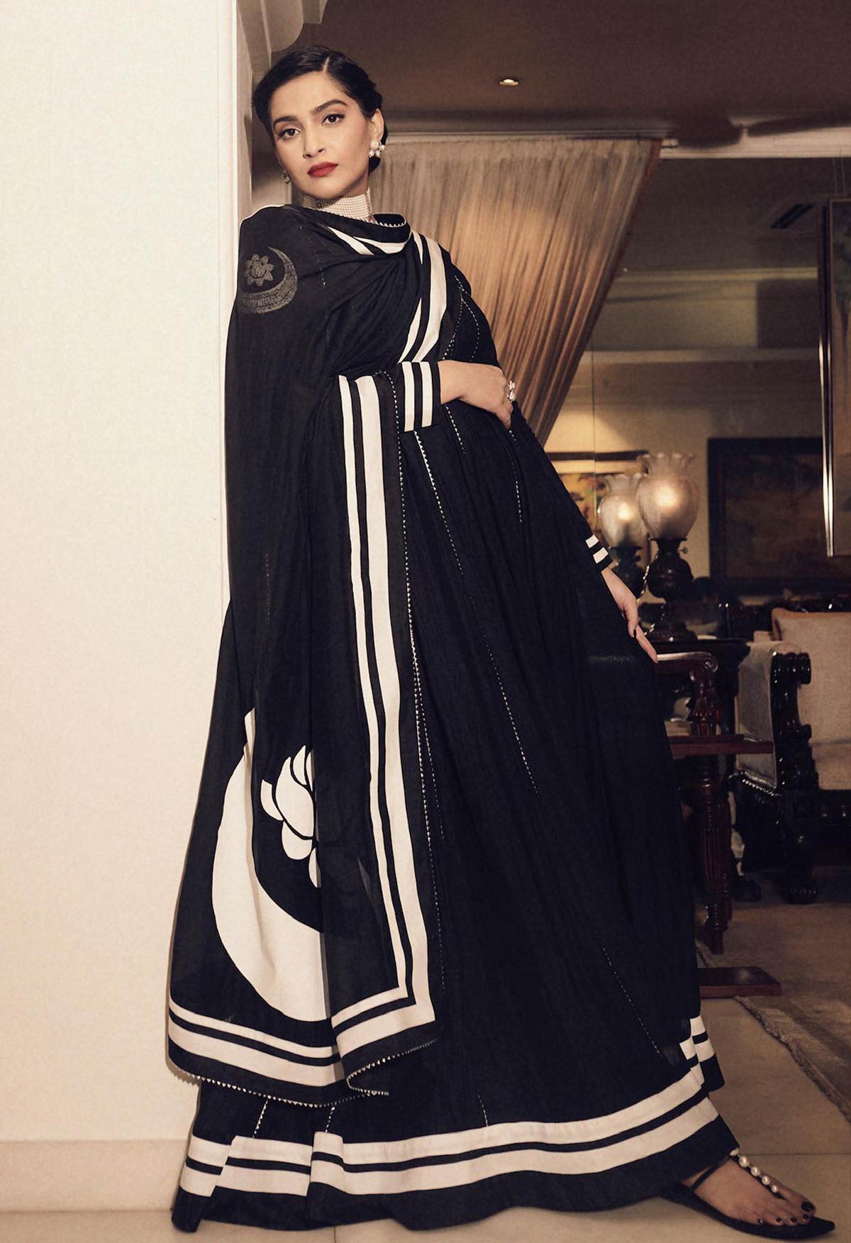 classy black to look slim