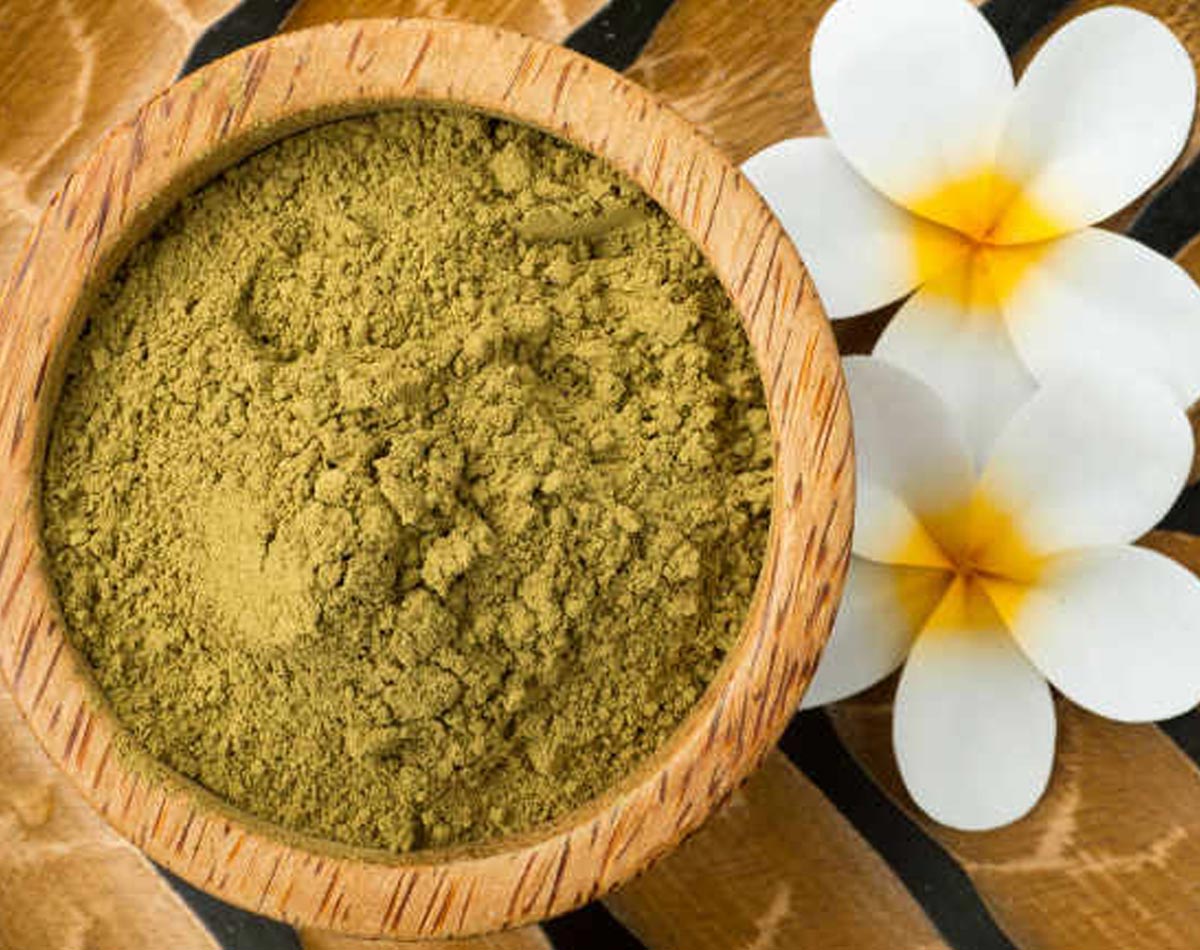 मेहंदी में इन चीजों को मिलाकर तैयार करें हेयर मास्क | how to prepare