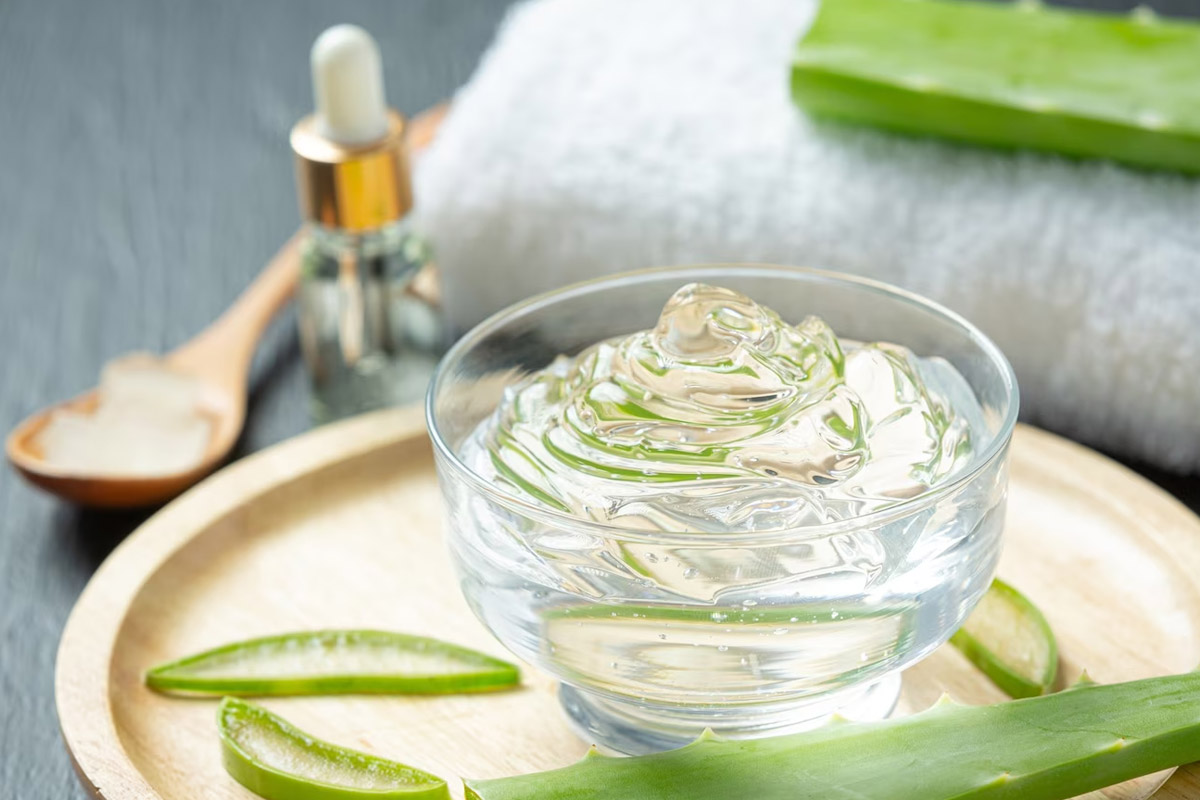 how to use aloe vera gel for chapped lips