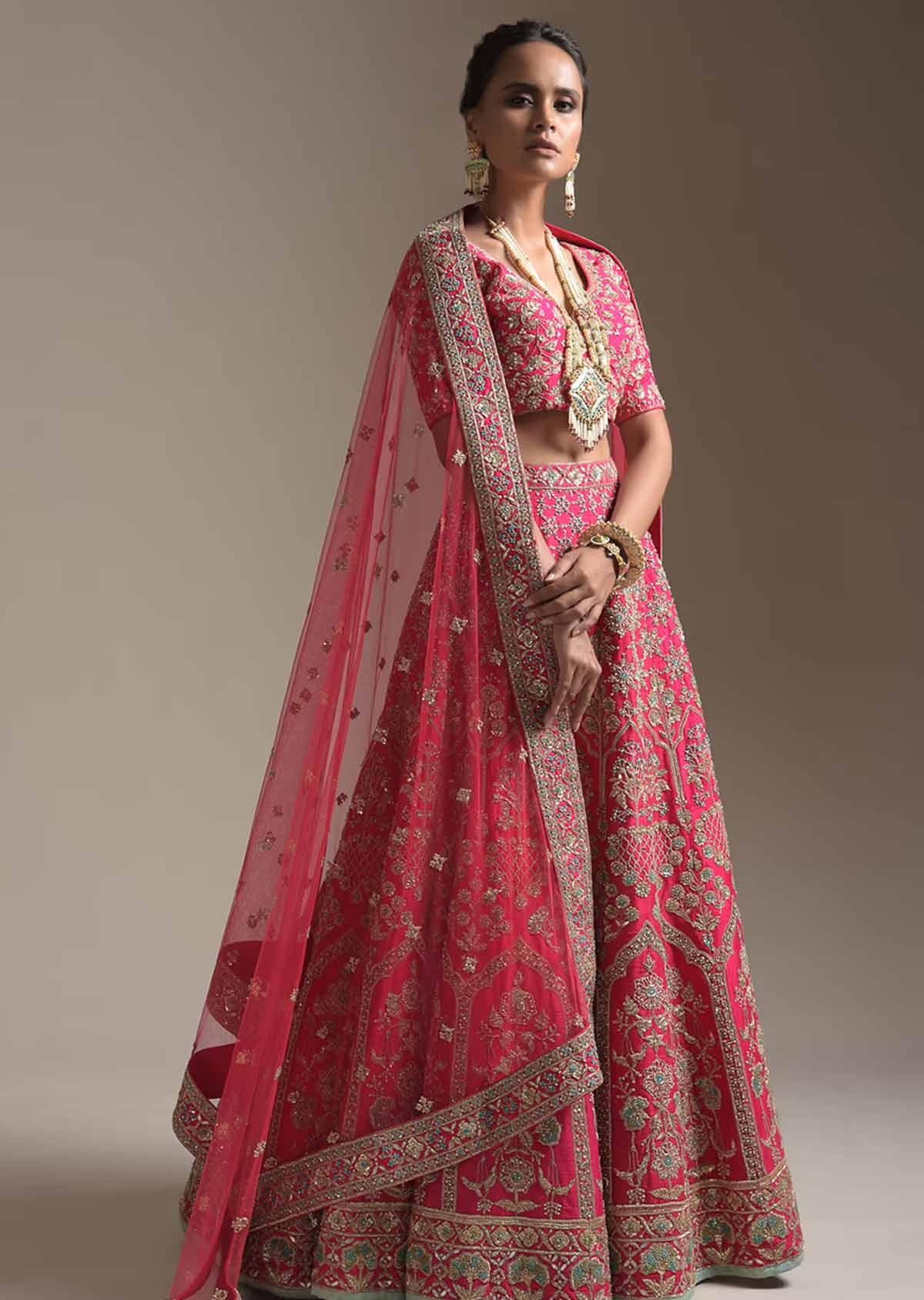 how to wear jewellery for heavy bust