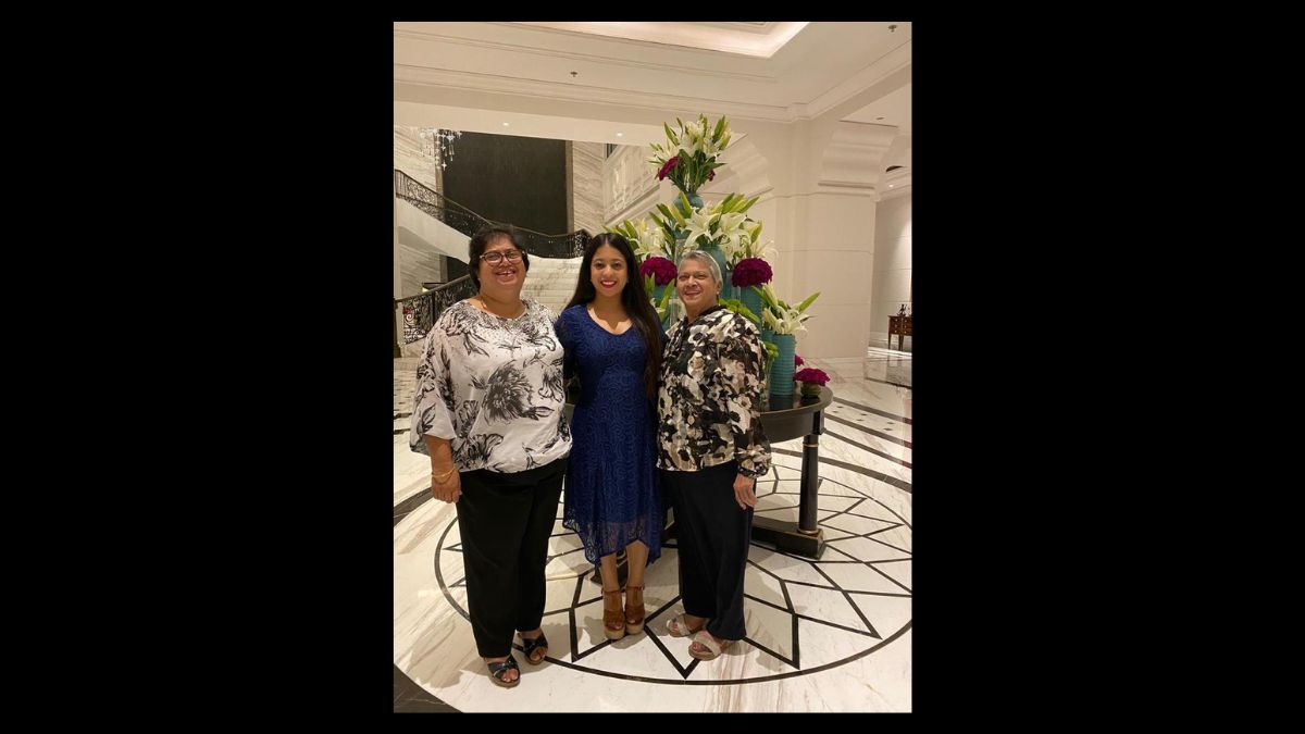 inside saldanha with mother and grandmother