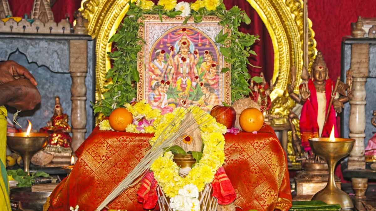 satyanarayan-vrat-july-2022-know-how-to-perform-satyanarayan-pooja