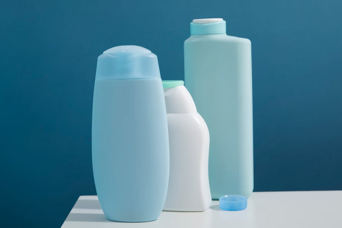 ways to clean plastic chair with expired shampoo