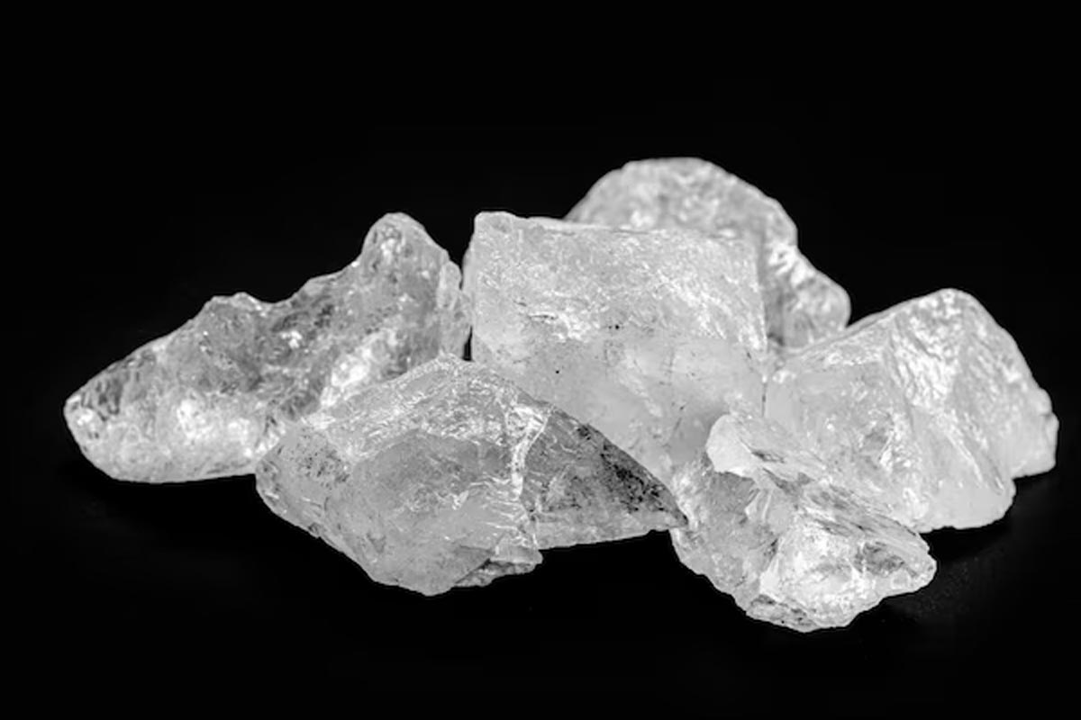 Vastu Tips To Attract Money And Prosperity Into Your Home Using Alum