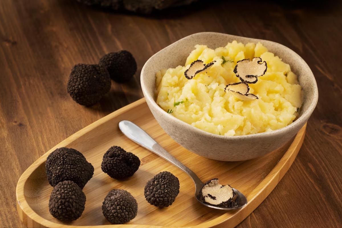 white vs black truffle flavor