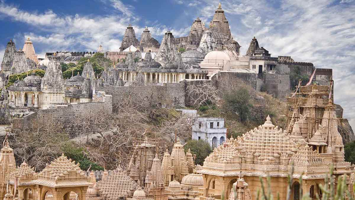 Mountain of 900 Temples: दुनिया का इकलौता ऐसा पहाड़ जहां स्थापित हैं 900 से  भी ज्यादा मंदिर | interesting facts of palitana jain pilgrimage in gujarat  | HerZindagi