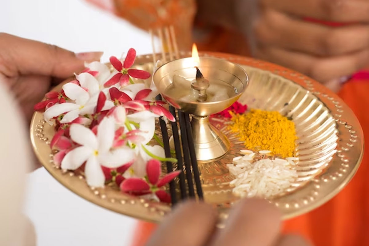 aarti me achman kyon karte hain