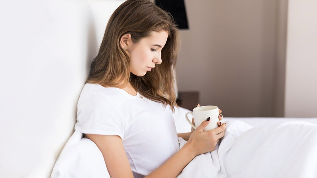 पीरियड क्रैम्प्स के लिए पिएं एक्सपर्ट की बताई अजवाइन टी, होगा फायदा