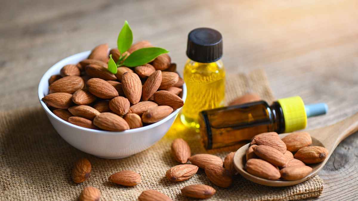 Best Almond Oil For Hair Growth हर महिला को मिलेंगे घने और लम्बे बाल