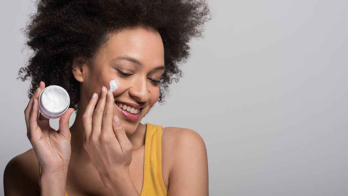 Best Moisturizer For Face रुखी ड्राई त्वचा को खूबसूरत बनाने के लिए