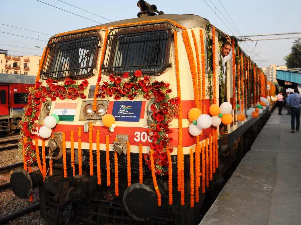bharat gaurav train in hindi