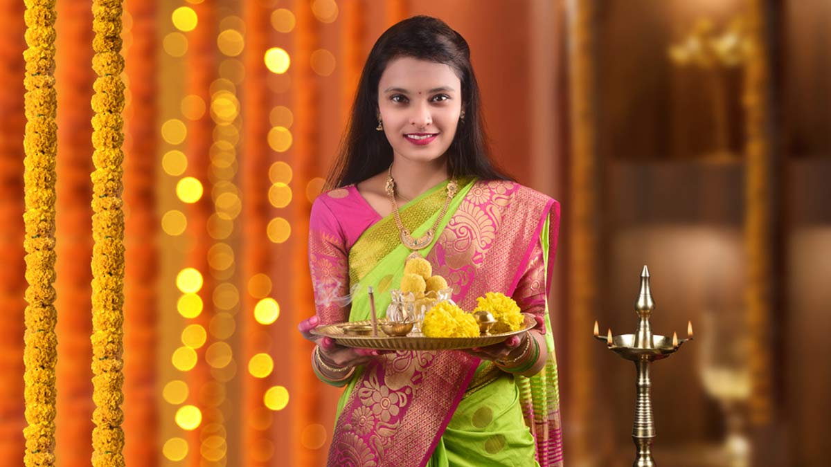 Shardiya Navratri 2023 Day 5: Take Inspiration For Yellow Colour Outfits  From B-Town Queens
