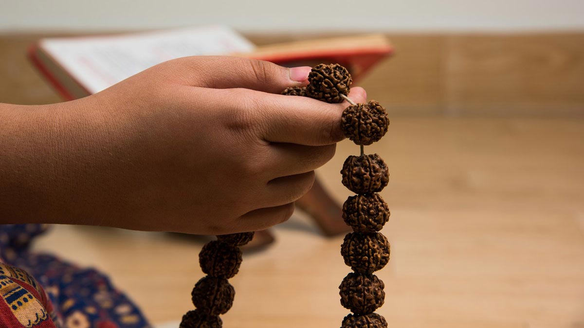 chant moon beej manta