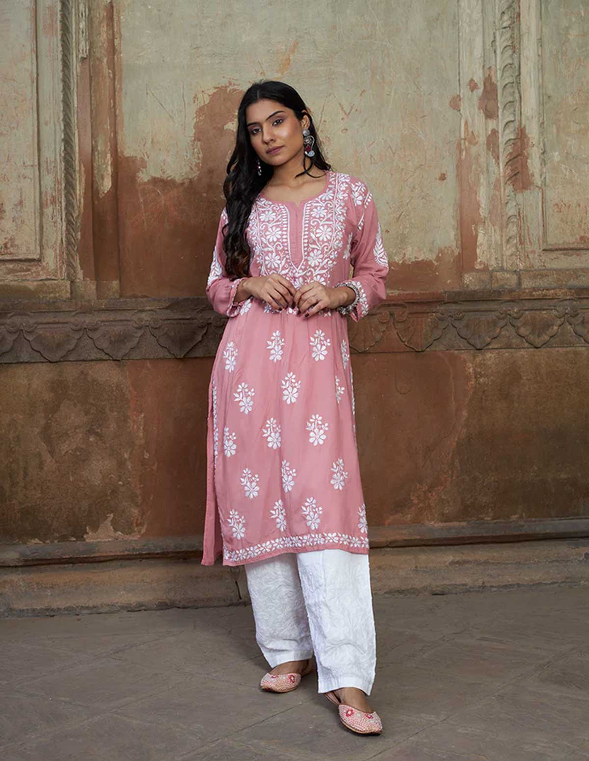 chikankari kurti