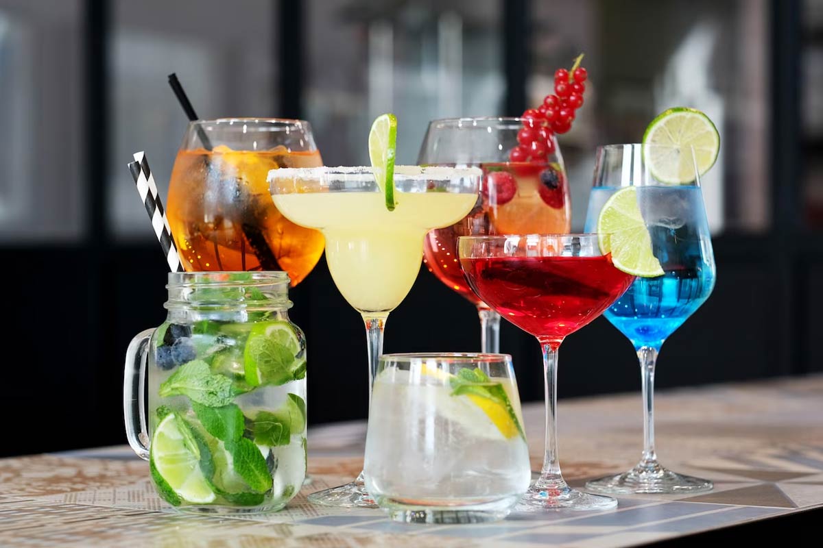 Types Of Cocktail Glasses - Drink Glass Guide