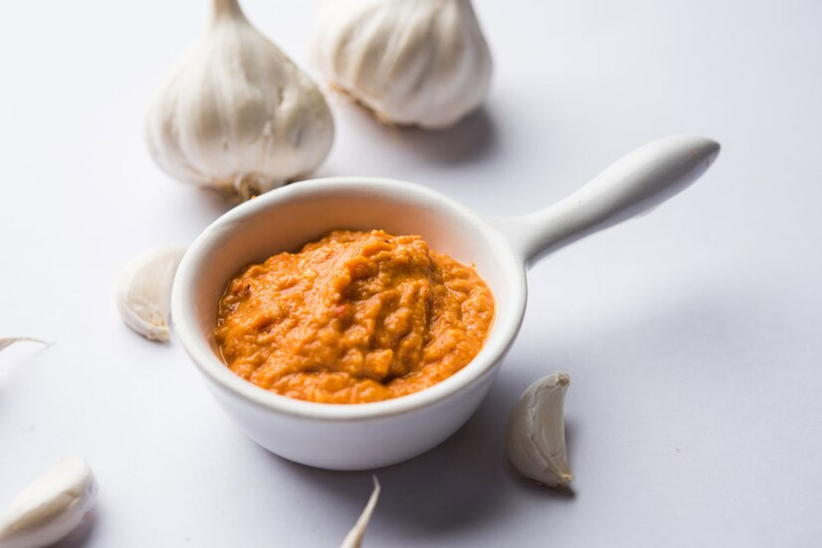 curd with garlic chutney recipe