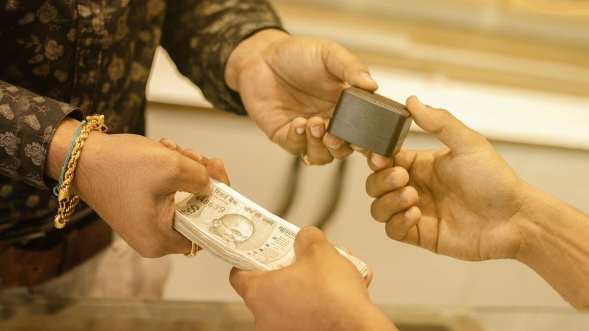 gold jewellery and buying