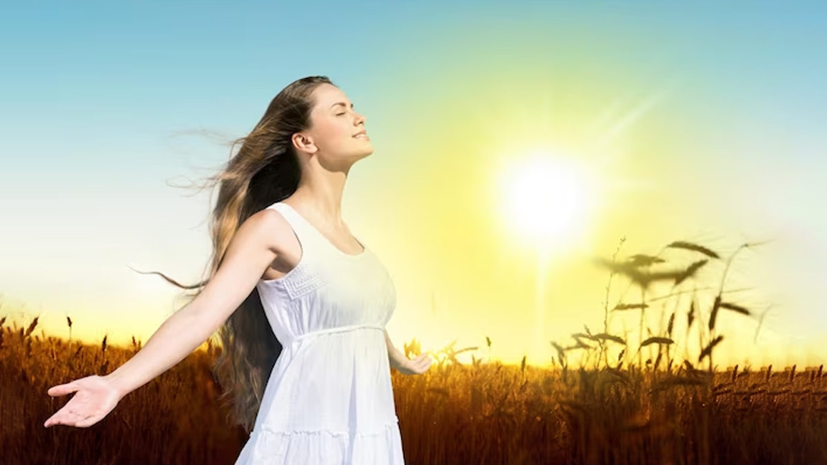 सुबह 30 मिनट लें सूरज की रोशनी, आपके शरीर में होंगे ये बदलाव | benefits of sunlight to body | HerZindagi