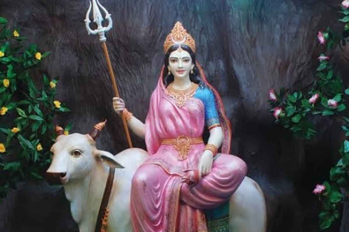 Maa Shailputri Puja Vidhi Mantras And Bhog इस विधि से करें मां शैलपुत्री की पूजा जानें मंत्र 0144