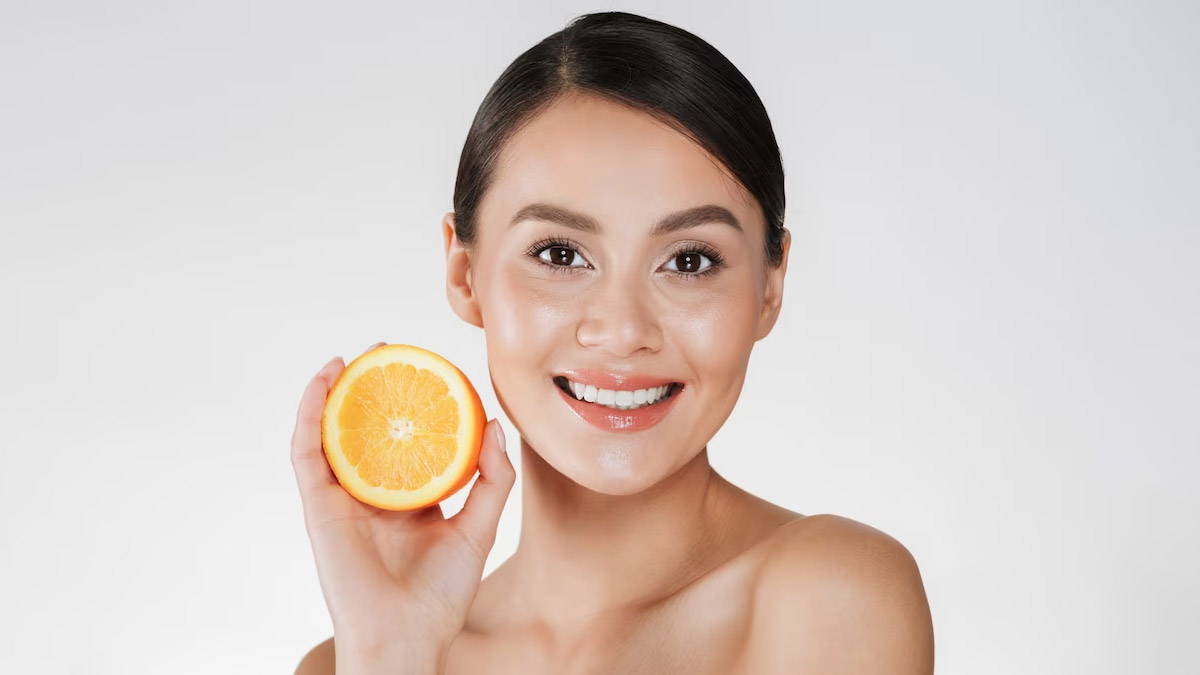 orange peel scrub to reduce blackness of neck in hindi