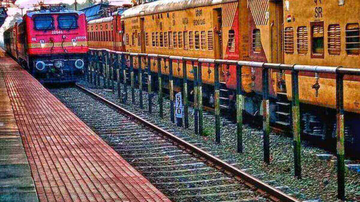 indian railway station இந்தியாவின் மோசமான ரயில் நிலையங்கள் எது
