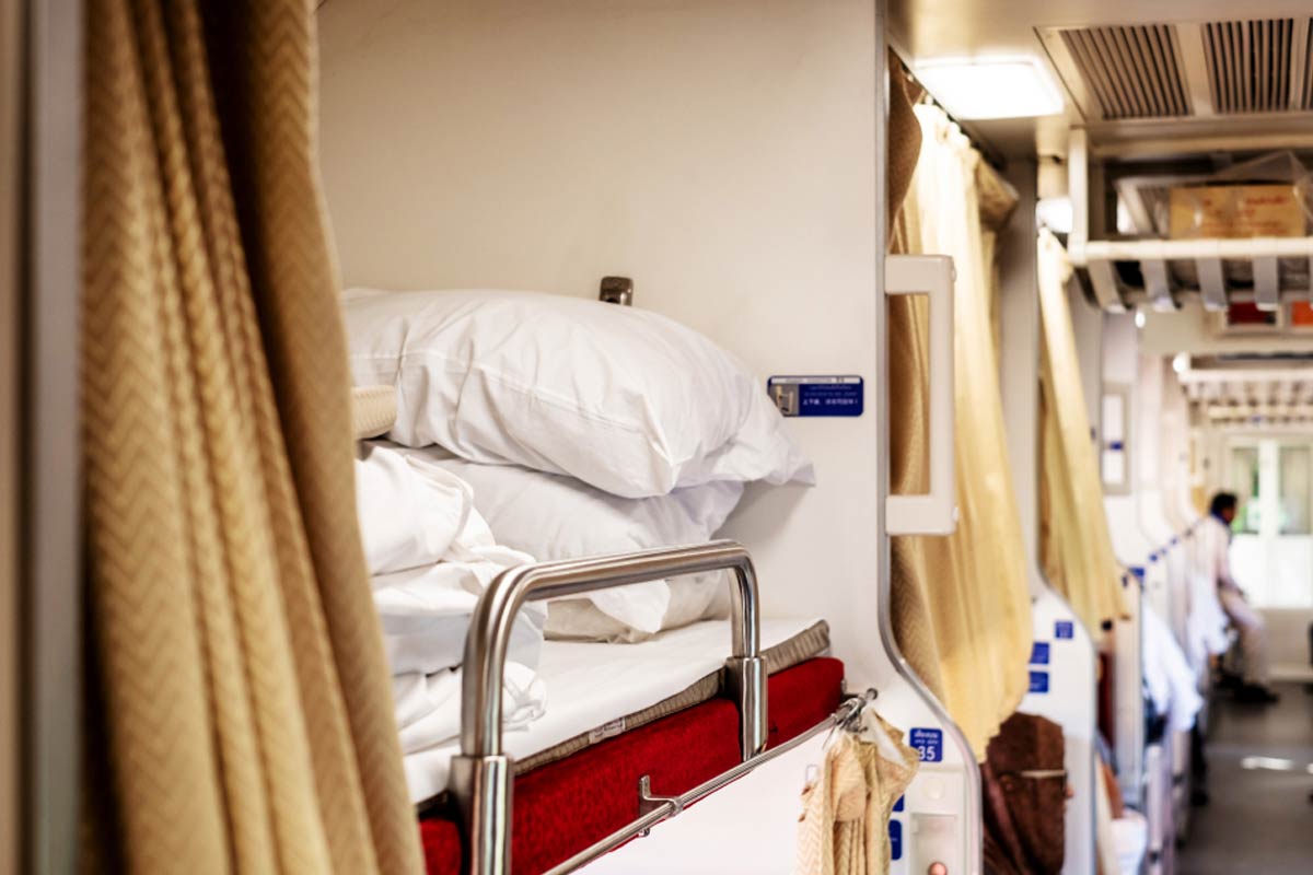 safety women night travel