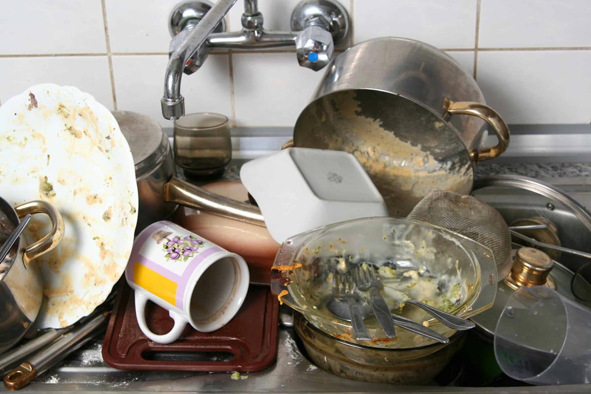 seeing dirty utensils in morning signs