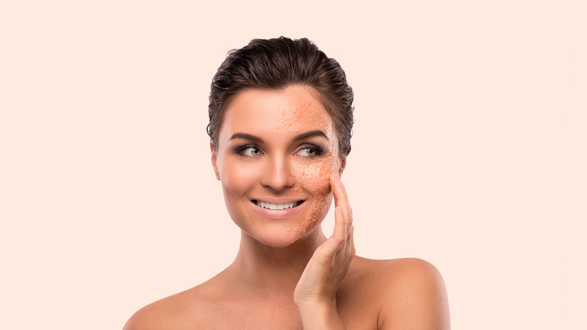 Skin Care चेहरे पर शुगर स्क्रब इस्तेमाल करने से पहले जान लें इसके साइड इफेक्ट्स sugar scrub