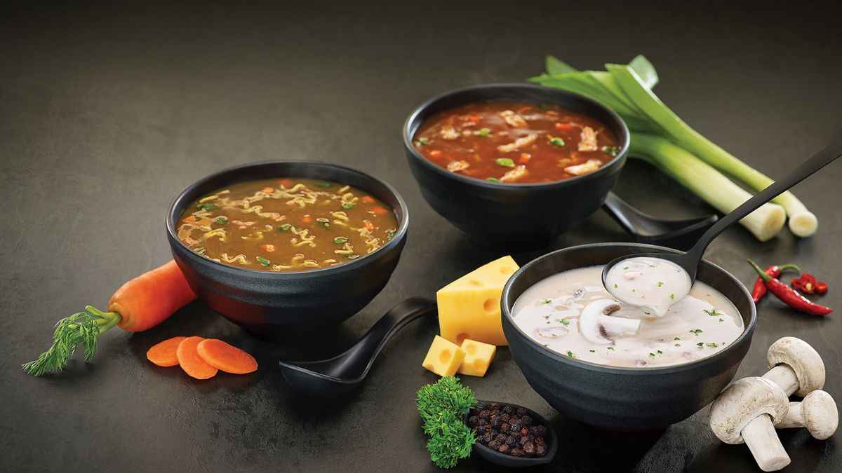 Immunity Booster Soup: बदलते मौसम में सर्दी खासी या जुखाम से बचने के लिए ट्राई करें ये सूप