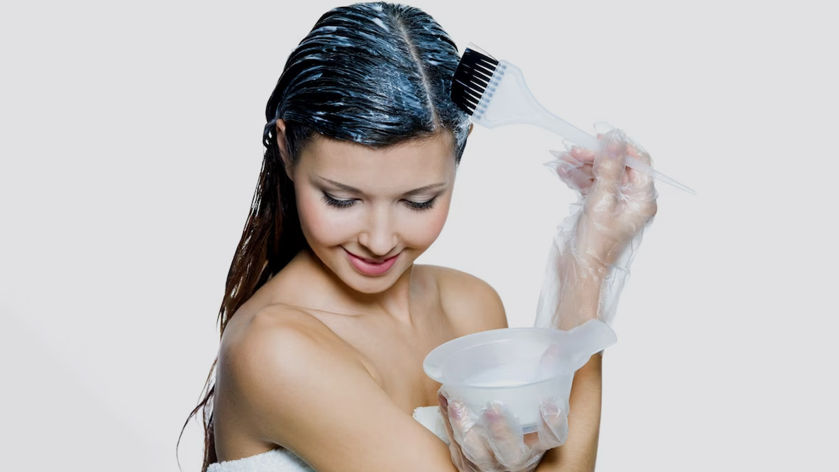 बेहतर हेयर ग्रोथ के लिए पेट्रोलियम जेली का ऐसे करें इस्तेमाल how to